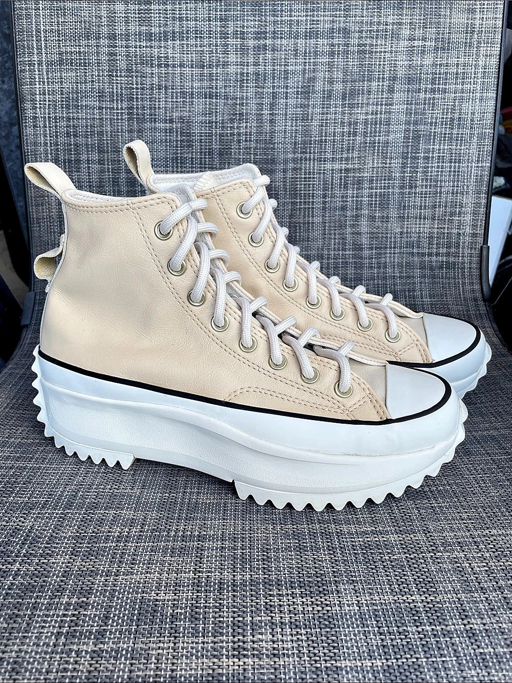 Converse Run Star Hike High-Top Cream Leather Lugged Platform Sneaker Women 9.5